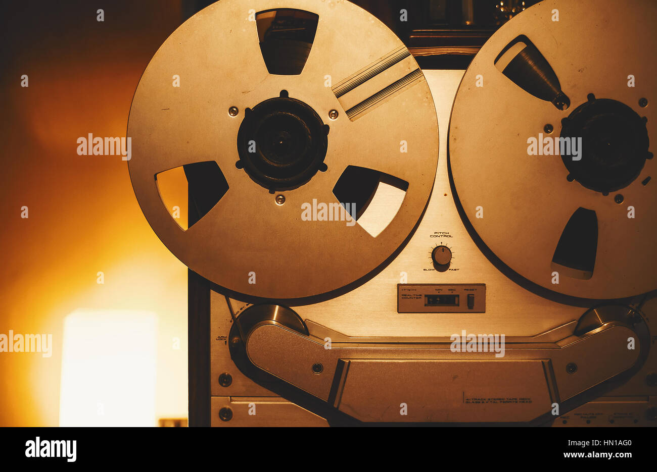 Vecchia tecnologia dettagli, closeup vista sul deck a nastro. Foto Stock