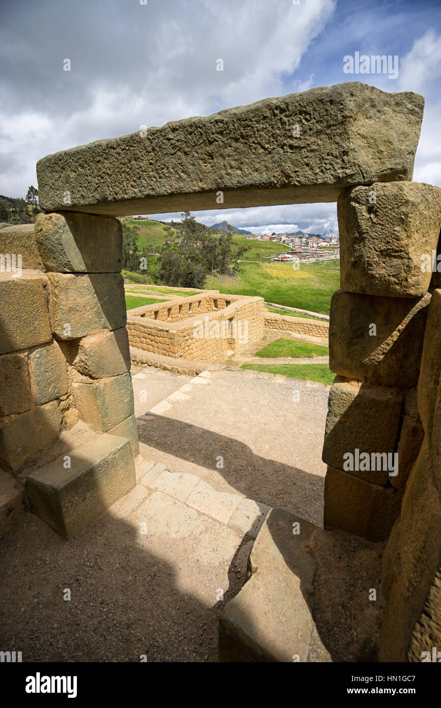 Ingapirca, Inka architettura, pareti in pietra ingresso Foto Stock