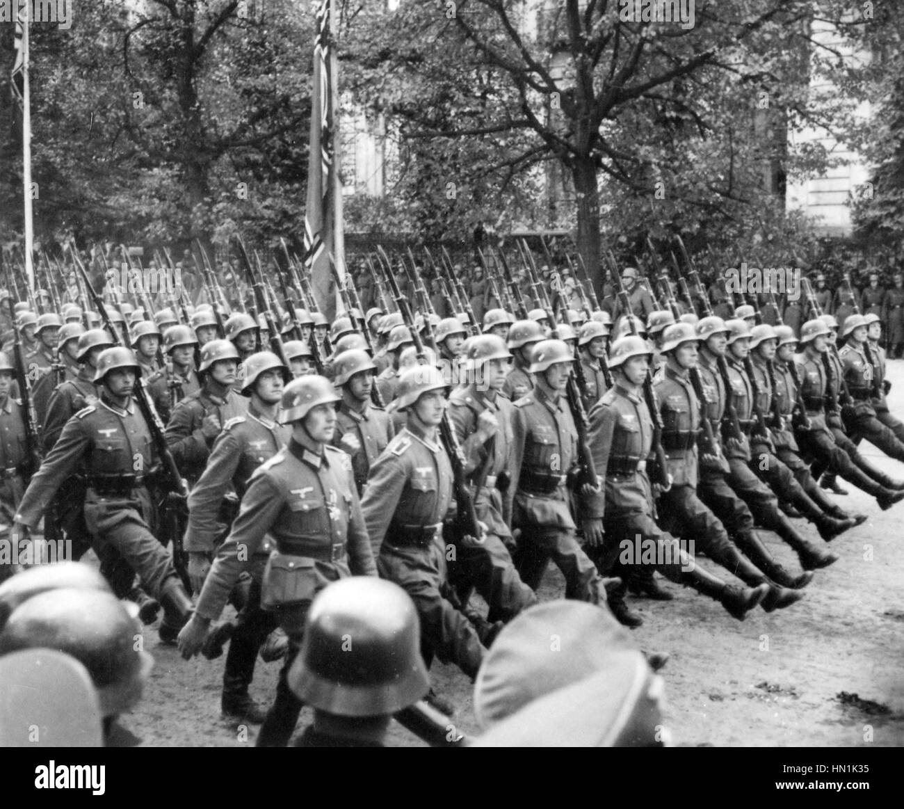 Invasione della Polonia le truppe tedesche sfilano per Varsavia 30 Settembre 1939 Foto Stock