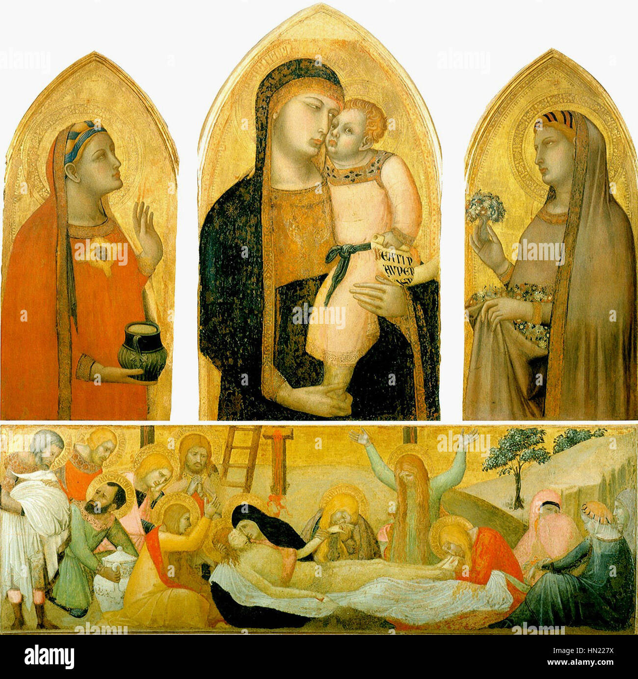 La "Madonna con bambino" di Ambrogio Lorenzetti mette in mostra l'iconica rappresentazione della Vergine Maria e del bambino Gesù. Il dipinto riflette la grazia e la natura divina delle figure religiose, tipiche dell'arte italiana del XIV secolo. Foto Stock
