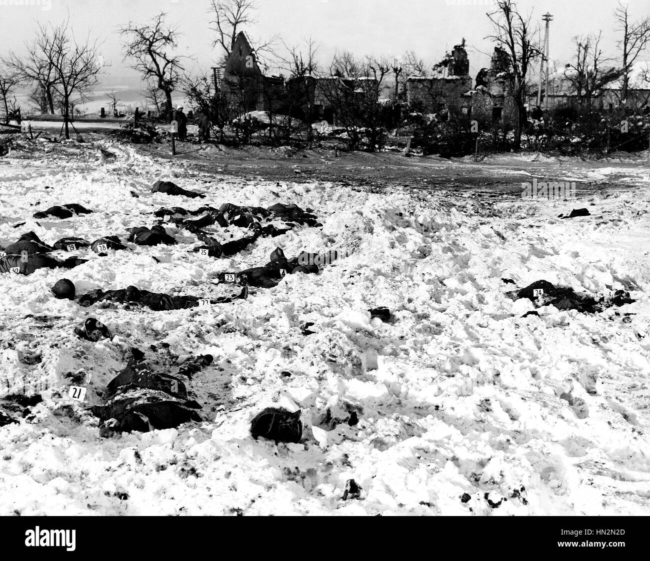 Massacro di soldati americani vicino a Malmedy 1944 Belgio, la seconda guerra mondiale la guerra degli archivi nazionali, Washington Foto Stock