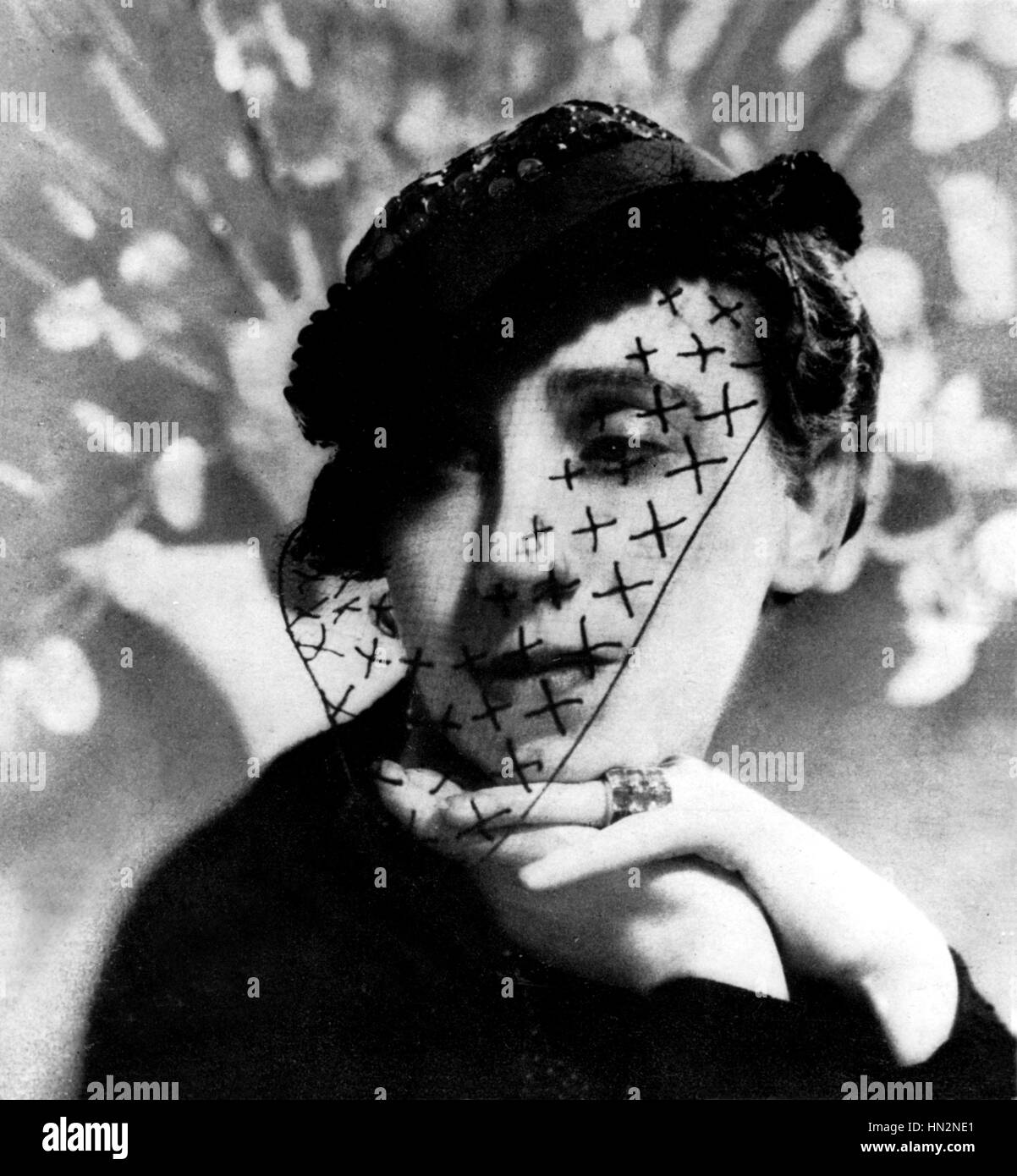 Ritratto di Elsa Schiaparelli nel 1935 Parigi, Bibliotheque des Arts Decoratifs Foto Stock