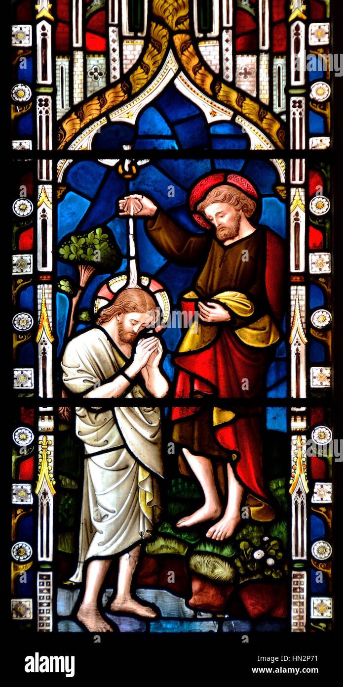 Faversham Kent, Inghilterra. Santa Maria della Carità chiesa parrocchiale. Finestra di vetro colorato: il Battesimo di Cristo - San Giovanni Battista Foto Stock