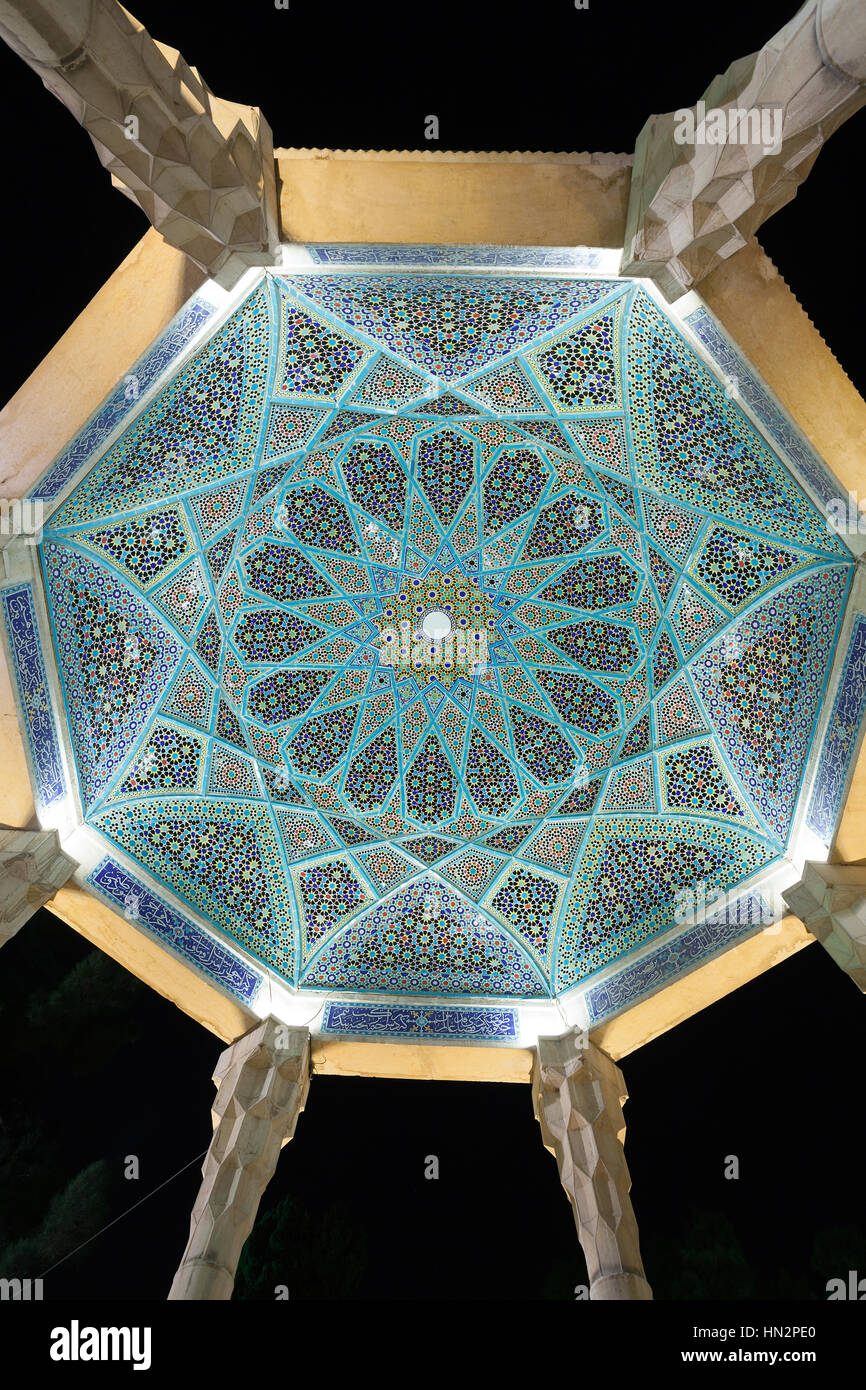 Tomba di Hafez soffitto, Shiraz, Iran Foto Stock