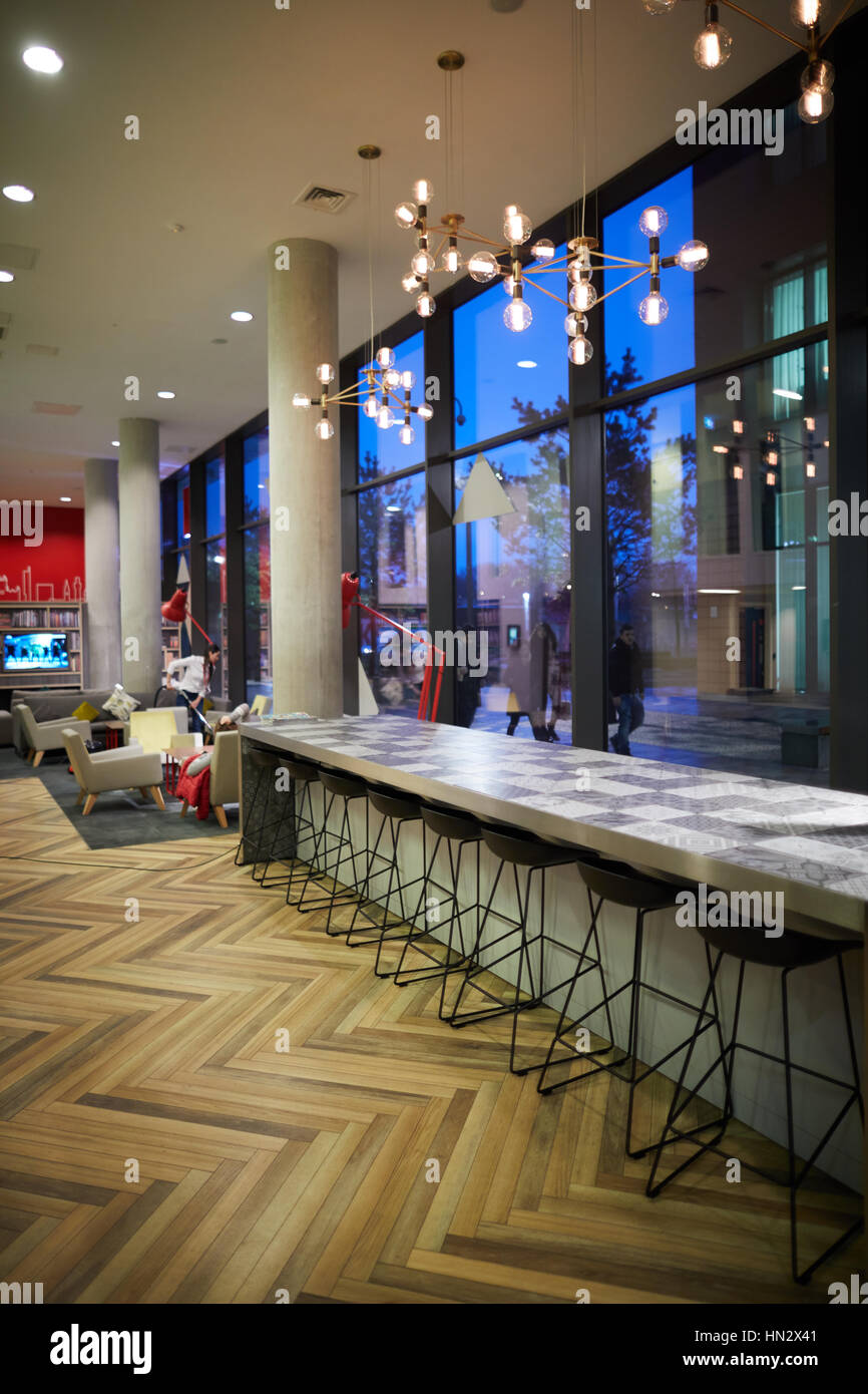 Nuova e moderna costruzione di vita studente Alloggio zona comunale all'interno del privato e alloggi in affitto nel centro della città di Manchester in Inghilterra, Regno Unito. Foto Stock