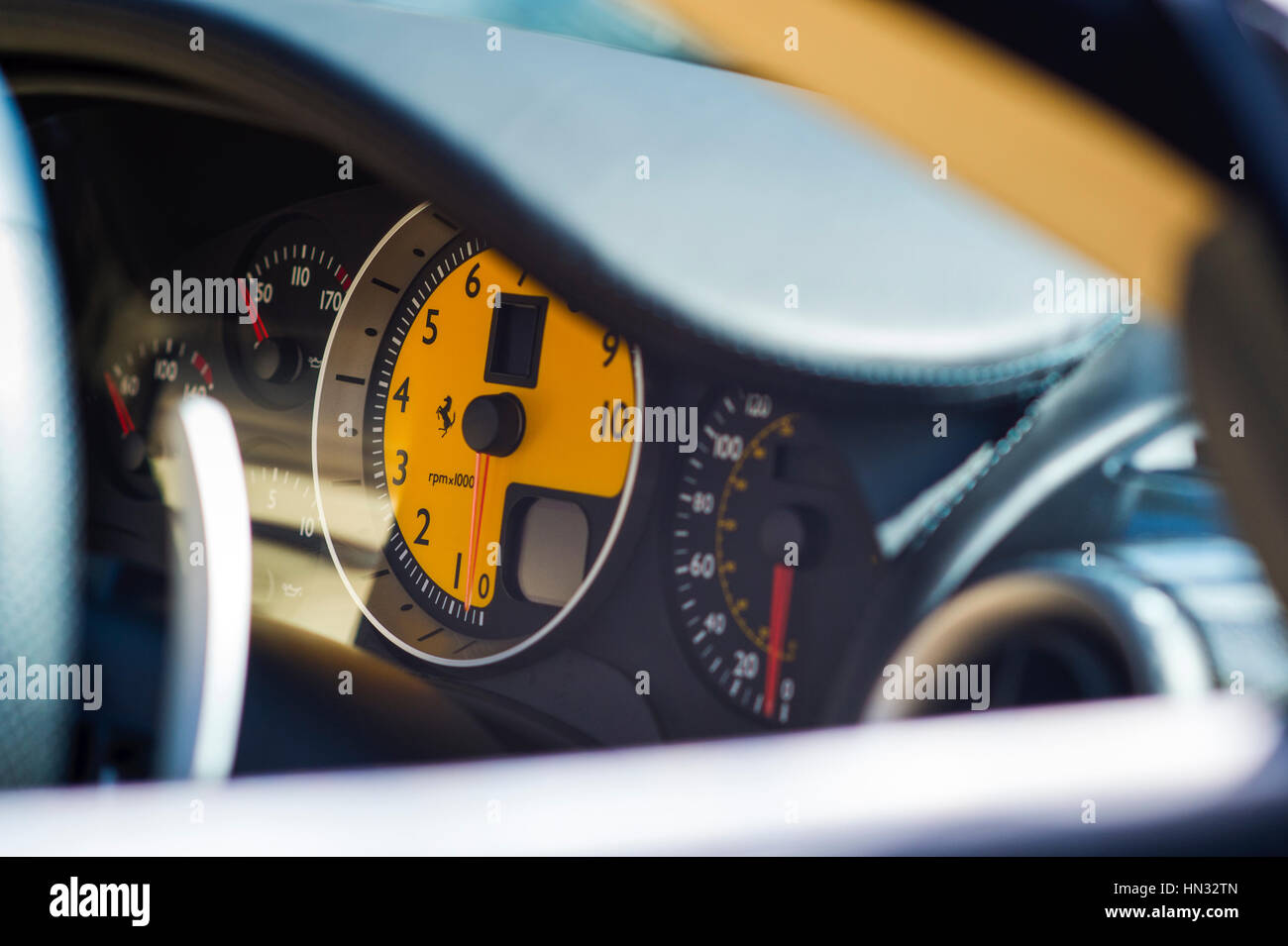 Ferrari F430 per interni auto con tachigrafo dettaglio Foto Stock
