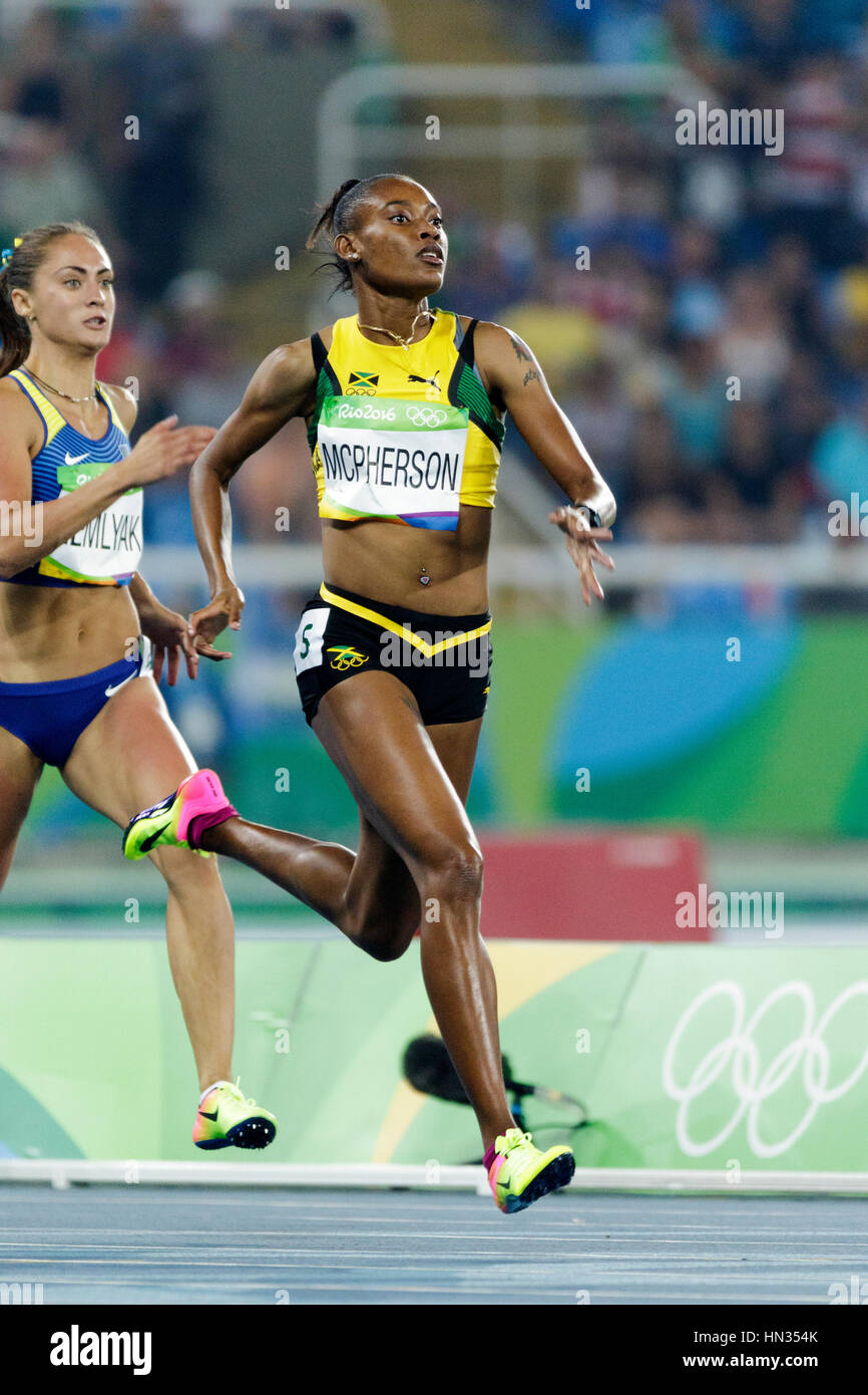Rio de Janeiro, Brasile. Il 14 agosto 2016. Atletica, Stephenie Ann McPherson (JAM) a competere in donne 400m semifinali al 2016 Olympic Summe Foto Stock