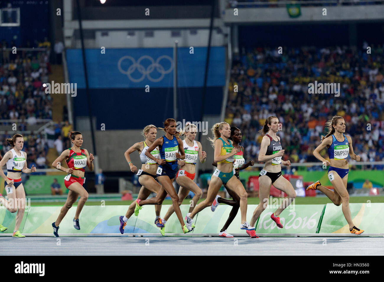 Rio de Janeiro, Brasile. Il 14 agosto 2016. Atletica, Jennifer Simpson (USA) in competizione nella donna 1,500m semi-finale al 2016 Olimpiadi Estive Foto Stock