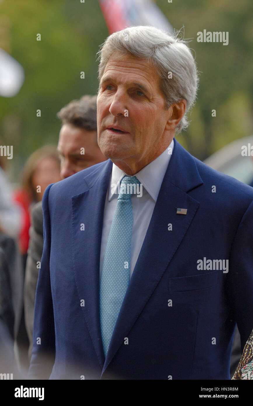 Buenos Aires, Argentina - 4 Agosto, 2016: Segretario di Stato statunitense John Kerry durante la sua visita a Plaza San Martin. Foto Stock