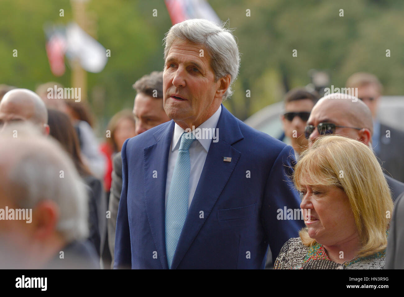 Buenos Aires, Argentina - 4 Agosto, 2016: Segretario di Stato statunitense John Kerry (L) e l'Argentina il Ministro degli Esteri Susana Malcorra (R) a Plaza San Martin. Foto Stock