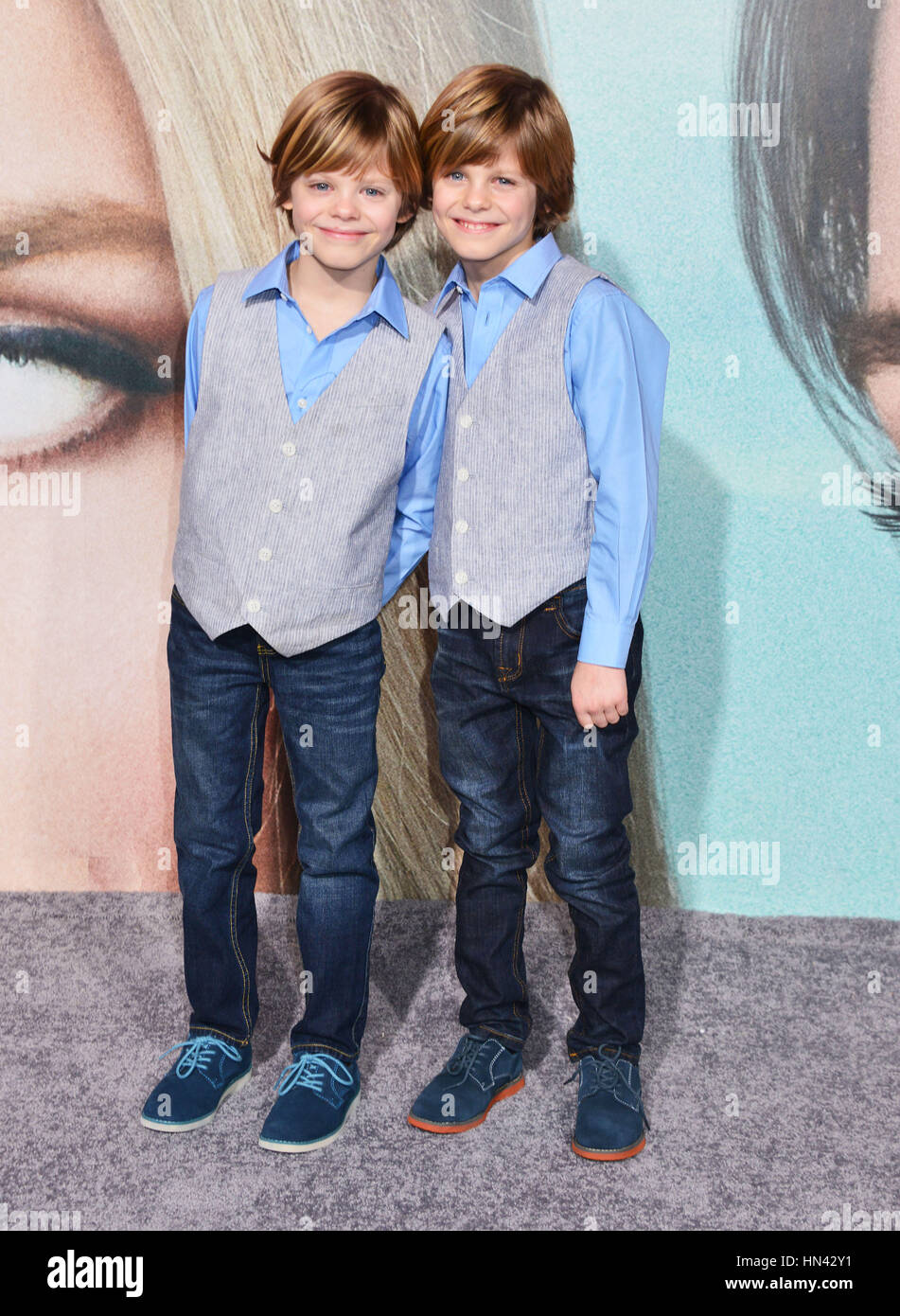 Los Angeles, Stati Uniti d'America. 07 feb 2017. Cameron Crovetti, Nicholas Crovetti arrivando in un piccolo grande giace premiere al TCL Chinese Theatre di Los Angeles. Febbraio 7, 2017. Credito: Tsuni/USA/Alamy Live News Foto Stock