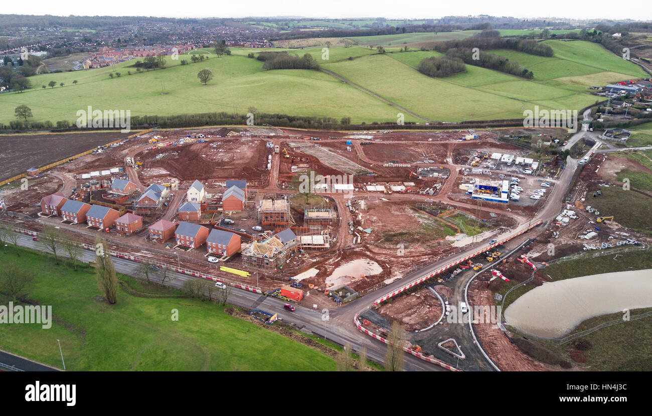 Nuove case in costruzione sul bordo della campagna a Redditch, NEL REGNO UNITO. Foto Stock