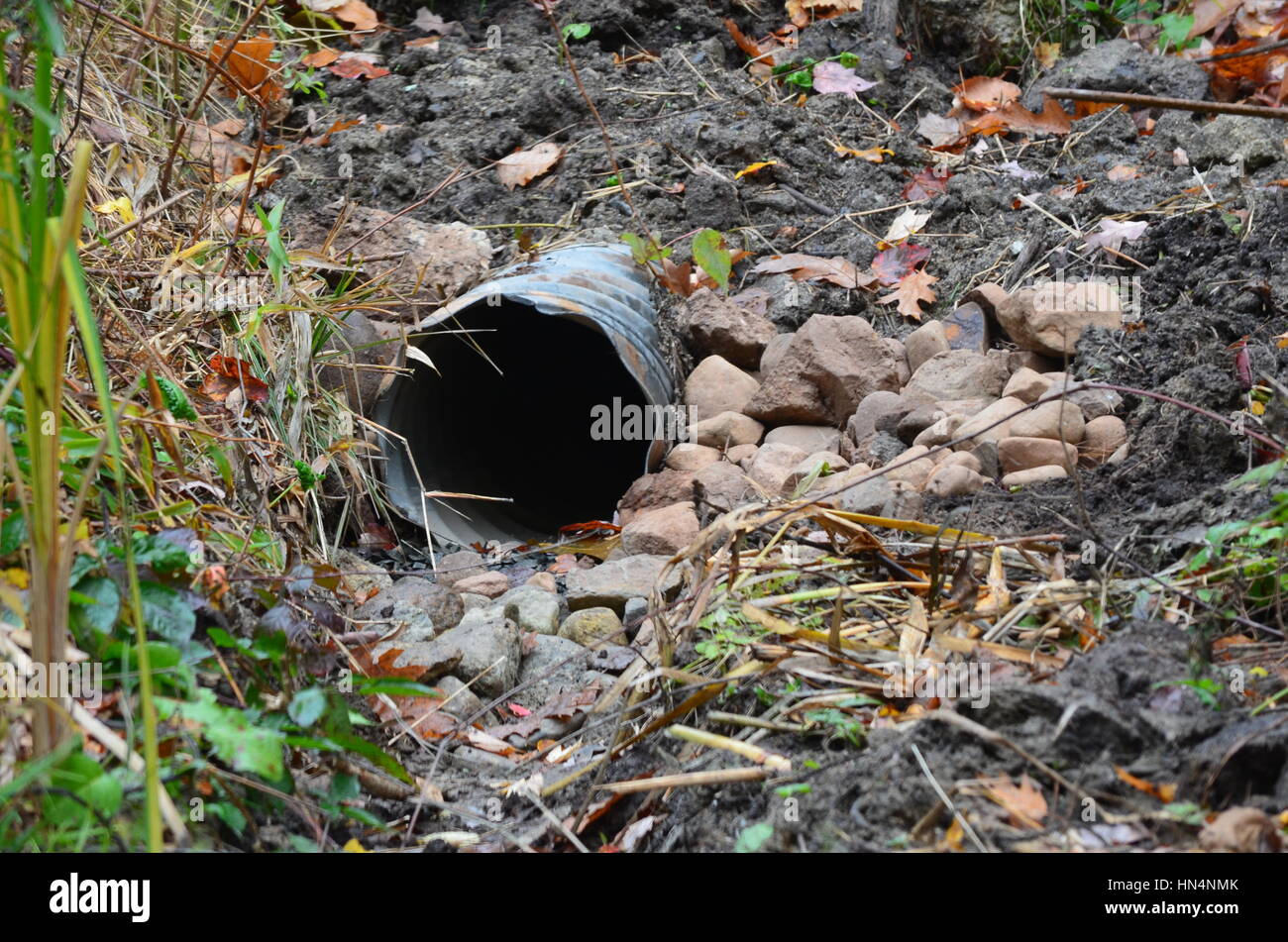 Tubo di drenaggio Foto Stock