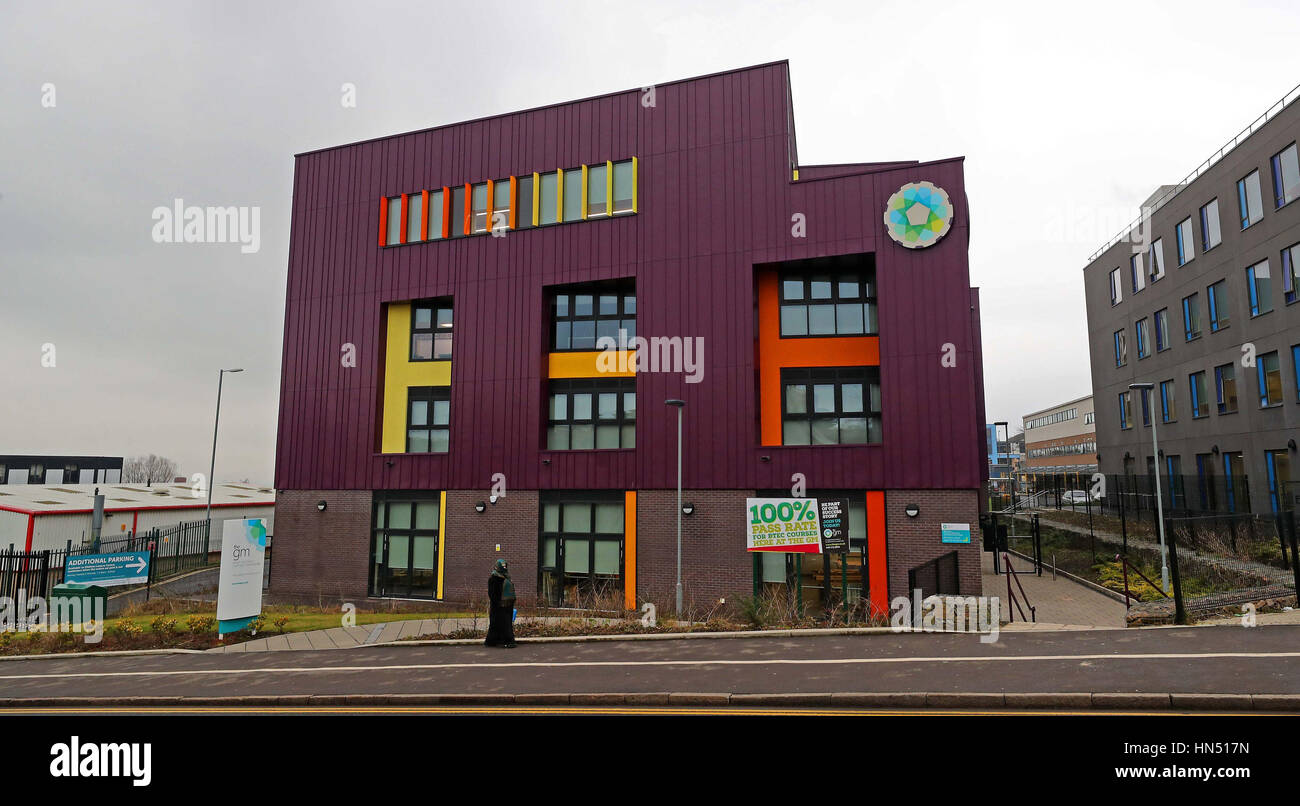 Una vista generale della Greater Manchester University Technical College di Oldham, che è la chiusura dopo meno di tre anni perché non è riuscito a reclutare un numero sufficiente di allievi. Foto Stock