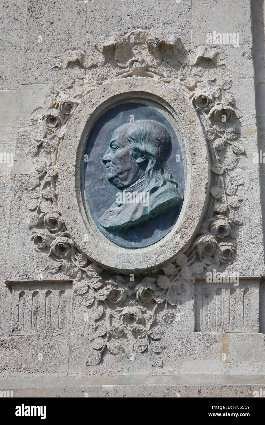 Busto di Benjaman la casa di Franklin, Parigi Francia, angolo Raynouard e rue cantante nel quartiere di Passy vissuto qui 1777-1785, PARIGI FRANCIA Foto Stock