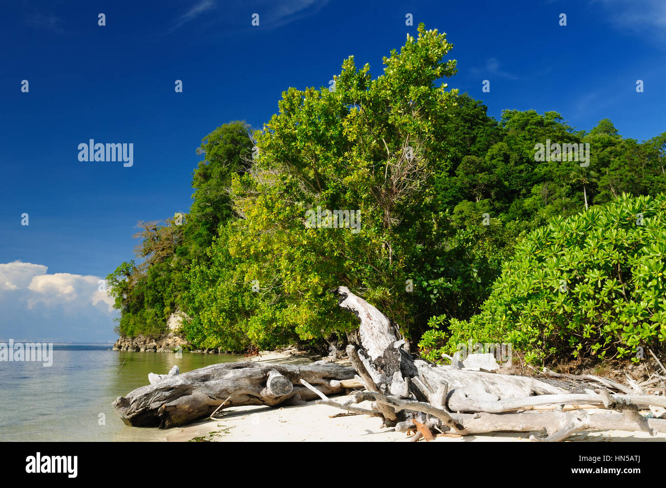 Isole Togean sul golfo di Teluk nelle Sulawesi Centrali. La maggior parte populat turistico destinazione immersione in Indonesia, Foto Stock