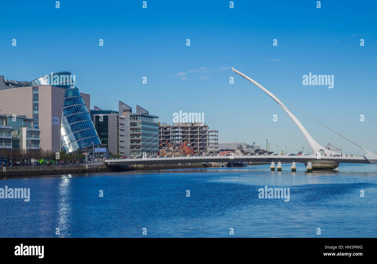 Dublino, Irlanda - 14 Aprile 2015: Samuel Beckett ponte che attraversa il fiume Liffey a Dublino, Irlanda Foto Stock