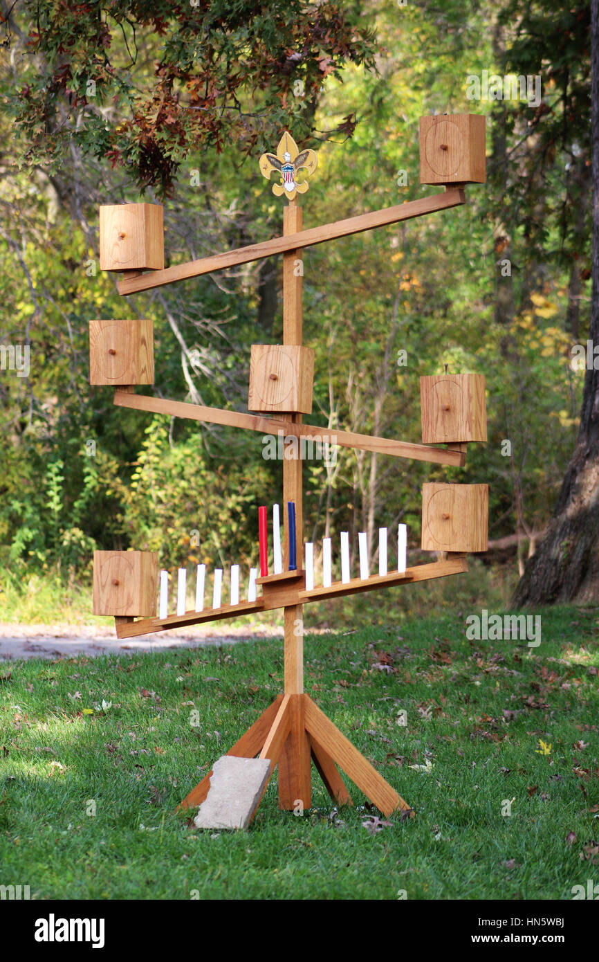 Boy Scout candele per cerimonia Foto Stock