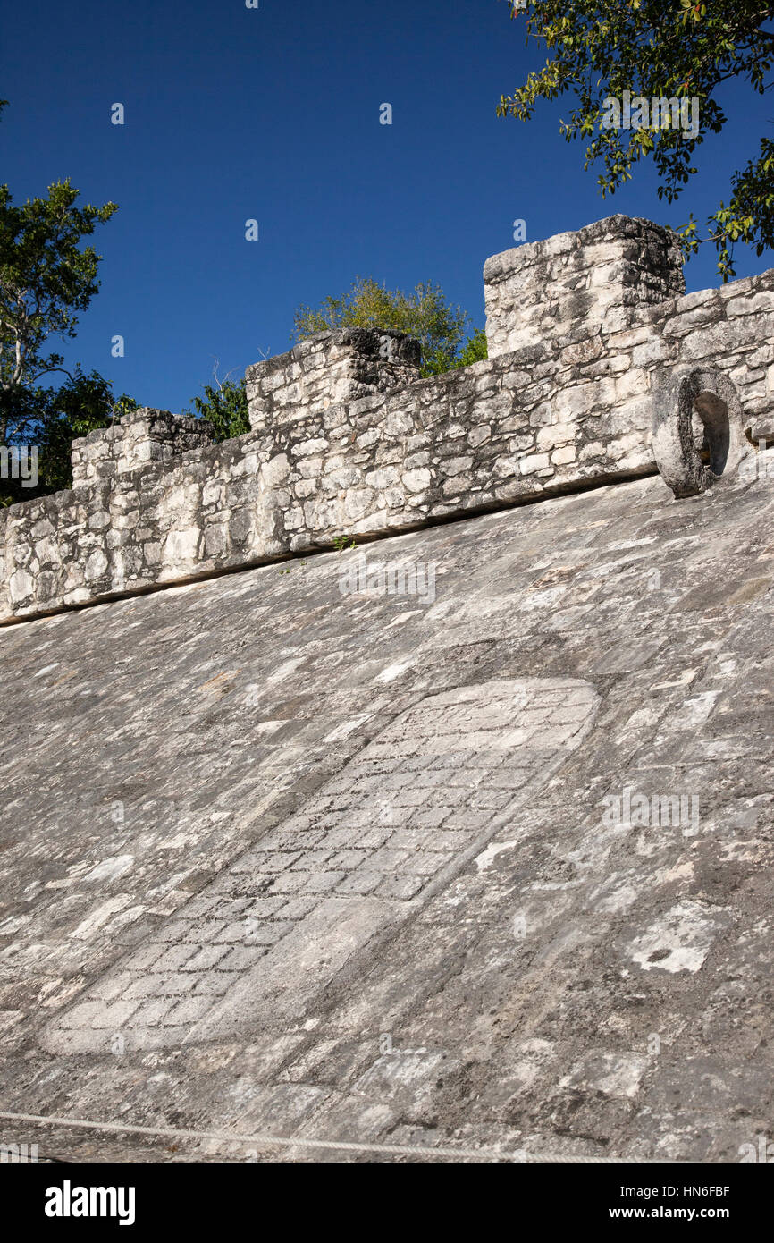 Antica civiltà Maya. Un campo da ballo presso le rovine Maya di Coba, Penisola dello Yucatan, stato messicano di Quintana Roo, Messico Foto Stock