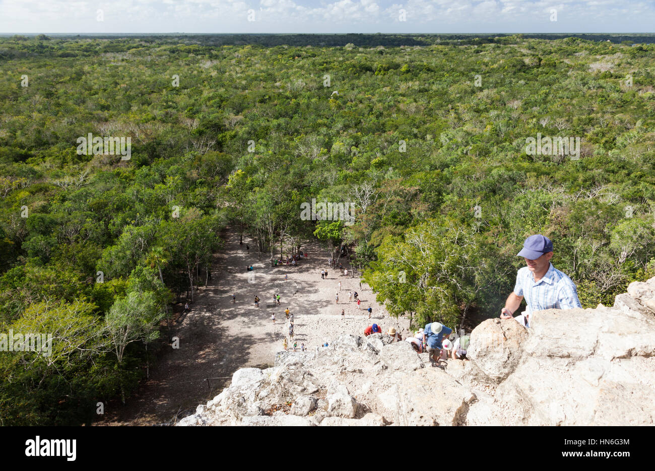 Vista aerea dalla cima di Nohoch Mul, la piramide del tempio, Coba, Antica civiltà Maya, Penisola dello Yucatan, Stato messicano di Quintana Roo, Messico Foto Stock