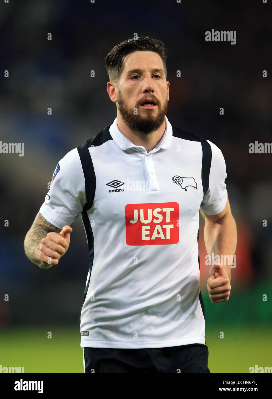 Derby County's Jacob Butterfield durante la Emirates FA Cup, quarto round Replay corrispondono al King Power Stadium, Leicester. Stampa foto di associazione. Picture Data: Mercoledì 8 febbraio 2017. Vedere PA storia Calcio Leicester. Foto di credito dovrebbe leggere: Nigel francese/filo PA. Restrizioni: solo uso editoriale nessun uso non autorizzato di audio, video, dati, calendari, club/campionato loghi o 'live' servizi. Online in corrispondenza uso limitato a 75 immagini, nessun video emulazione. Nessun uso in scommesse, giochi o un singolo giocatore/club/league pubblicazioni. Foto Stock