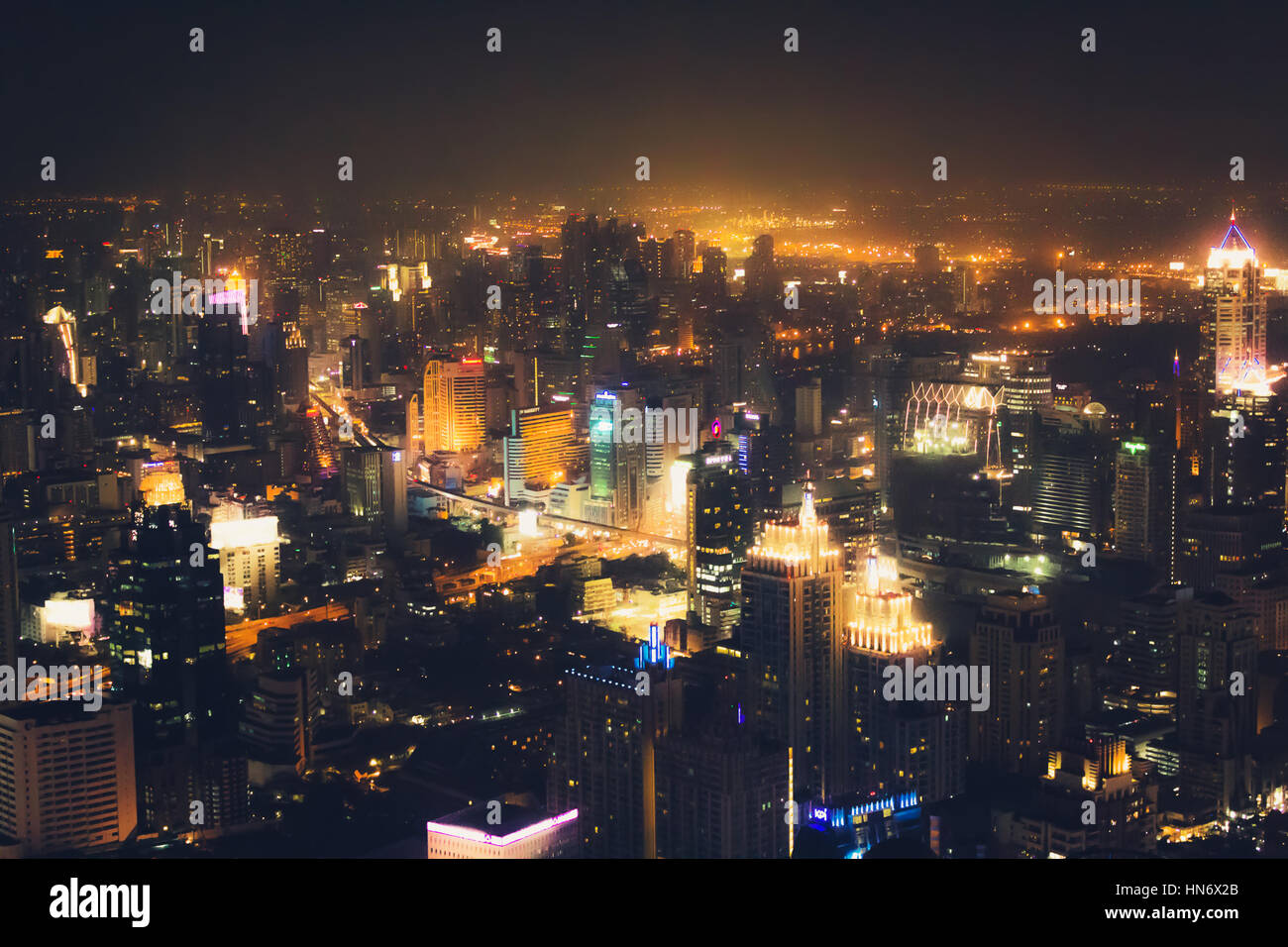 Grande skyline della città di notte / centro città antenna Foto Stock