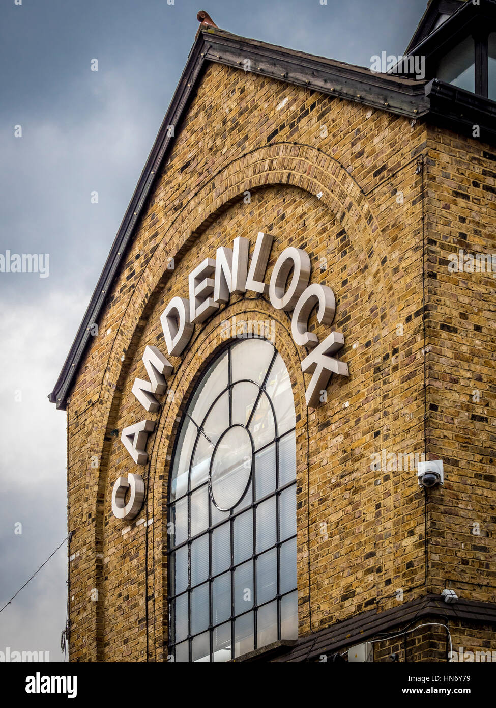 Camden Lock segno sul lato dell'edificio, Camden, London, Regno Unito. Foto Stock