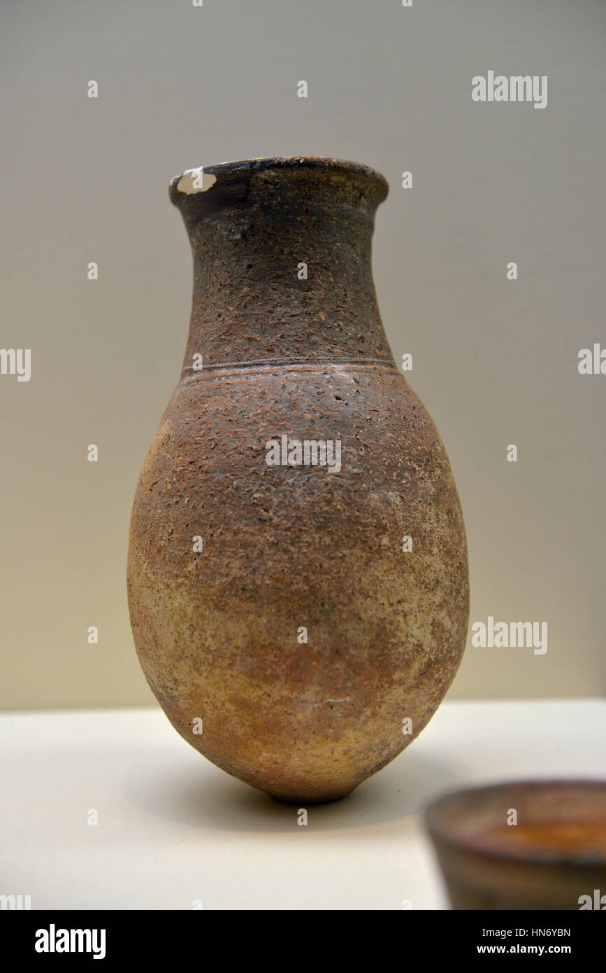 Vaso. Tayma. Intorno al VII secolo A.C. Museo Nazionale di Riyadh. Arabia Saudita. Foto Stock