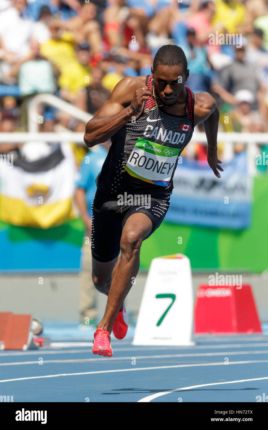 Rio de Janeiro, Brasile. 16 agosto 2016. Atletica, Brendon Rodney (CAN) a competere in uomini 200m riscalda al 2016 Olimpiadi estive. ©Paul J. Foto Stock
