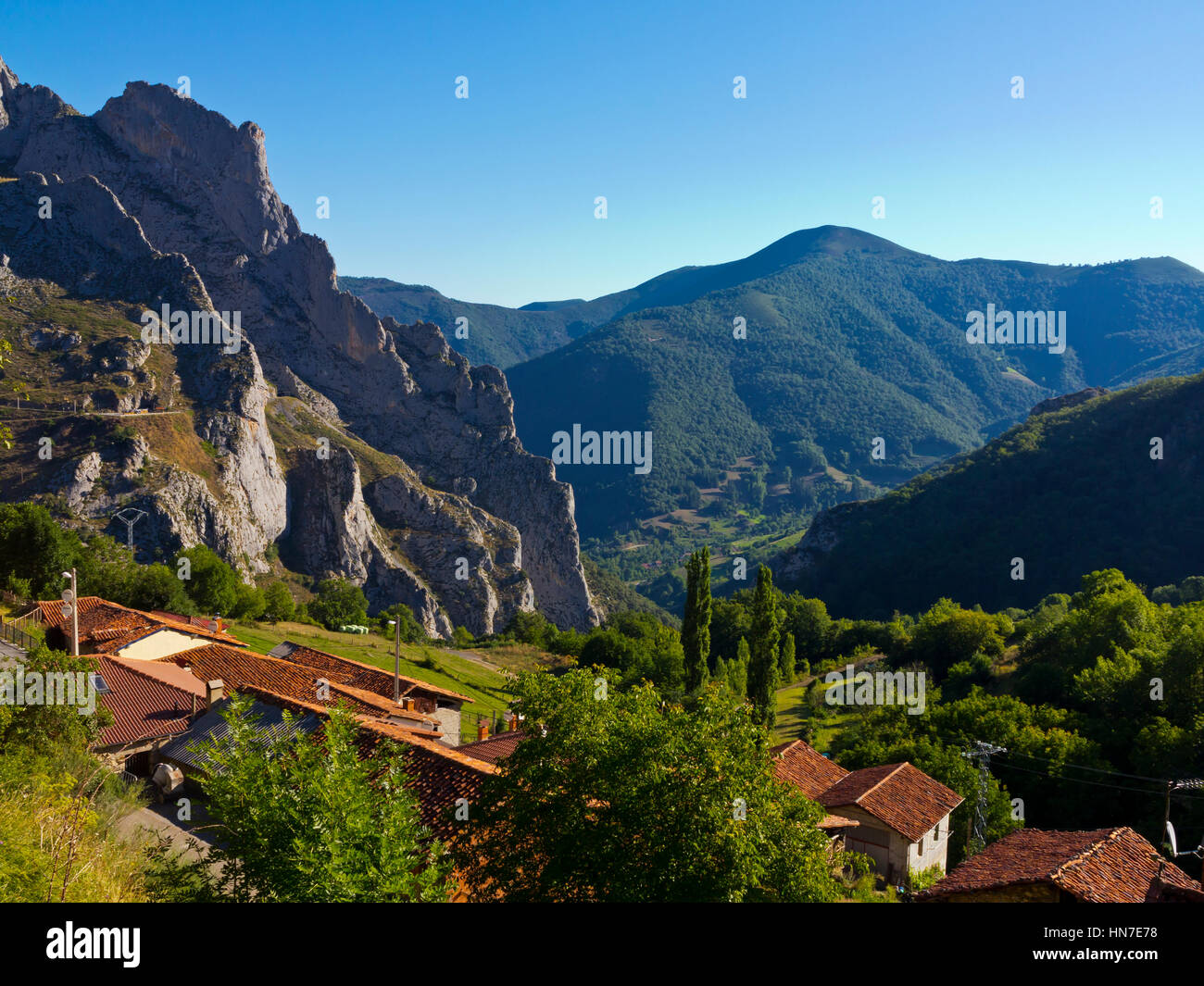 Cucayo un villaggio di montagna nel Parco Nazionale di Picos de Europa in Cantabria Spagna settentrionale Foto Stock