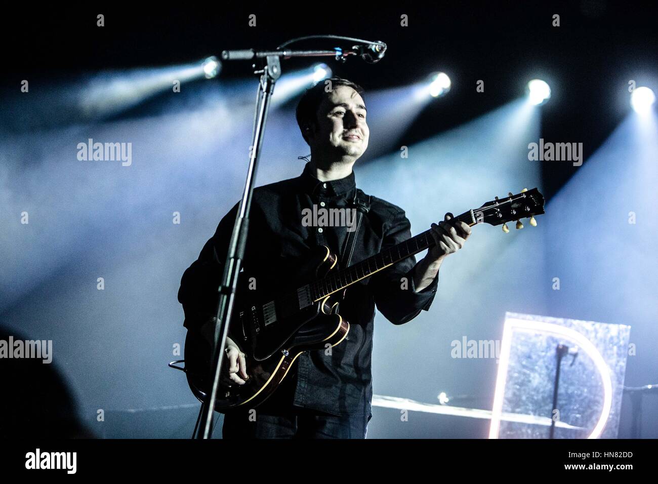 Assago, Italia. 7 febbraio, 2017. Logica esegue live al Mediolanum Forum, come sostenitore di Bastille. Credito: Mairo Cinquetti/Alamy Live News Foto Stock