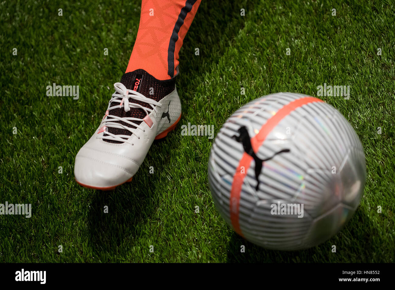 Puma football boots immagini e fotografie stock ad alta risoluzione - Alamy