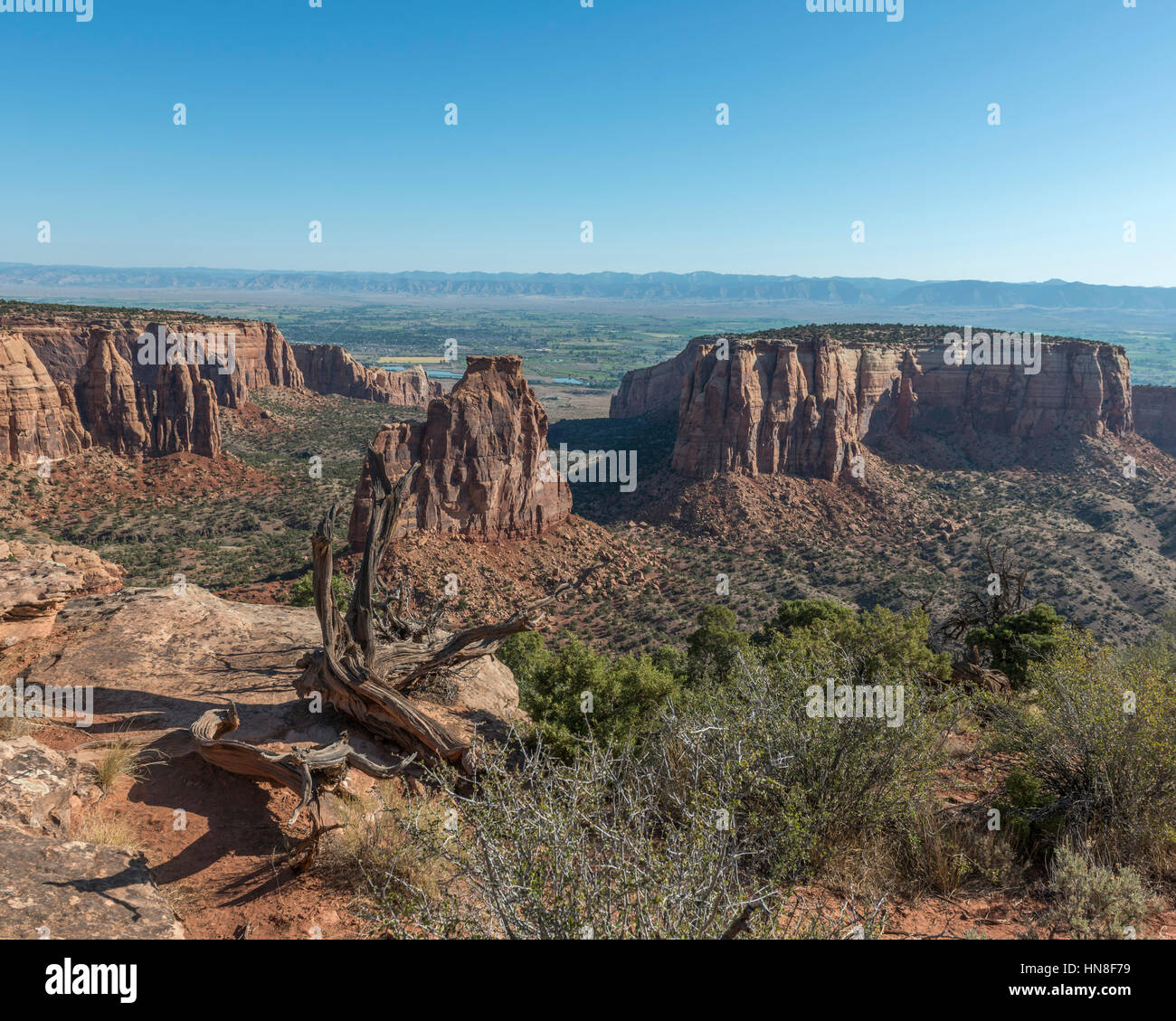 Indipendenza monumento dal Grand View si affacciano. Colorado National Monument. Stati Uniti d'America Foto Stock