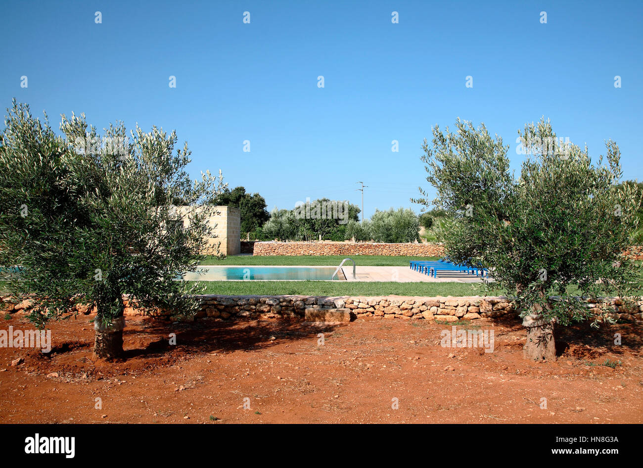 Tipico agriturismo villa denominata masseria a Tricase town, Puglia, Italia: vista della piscina privata Foto Stock