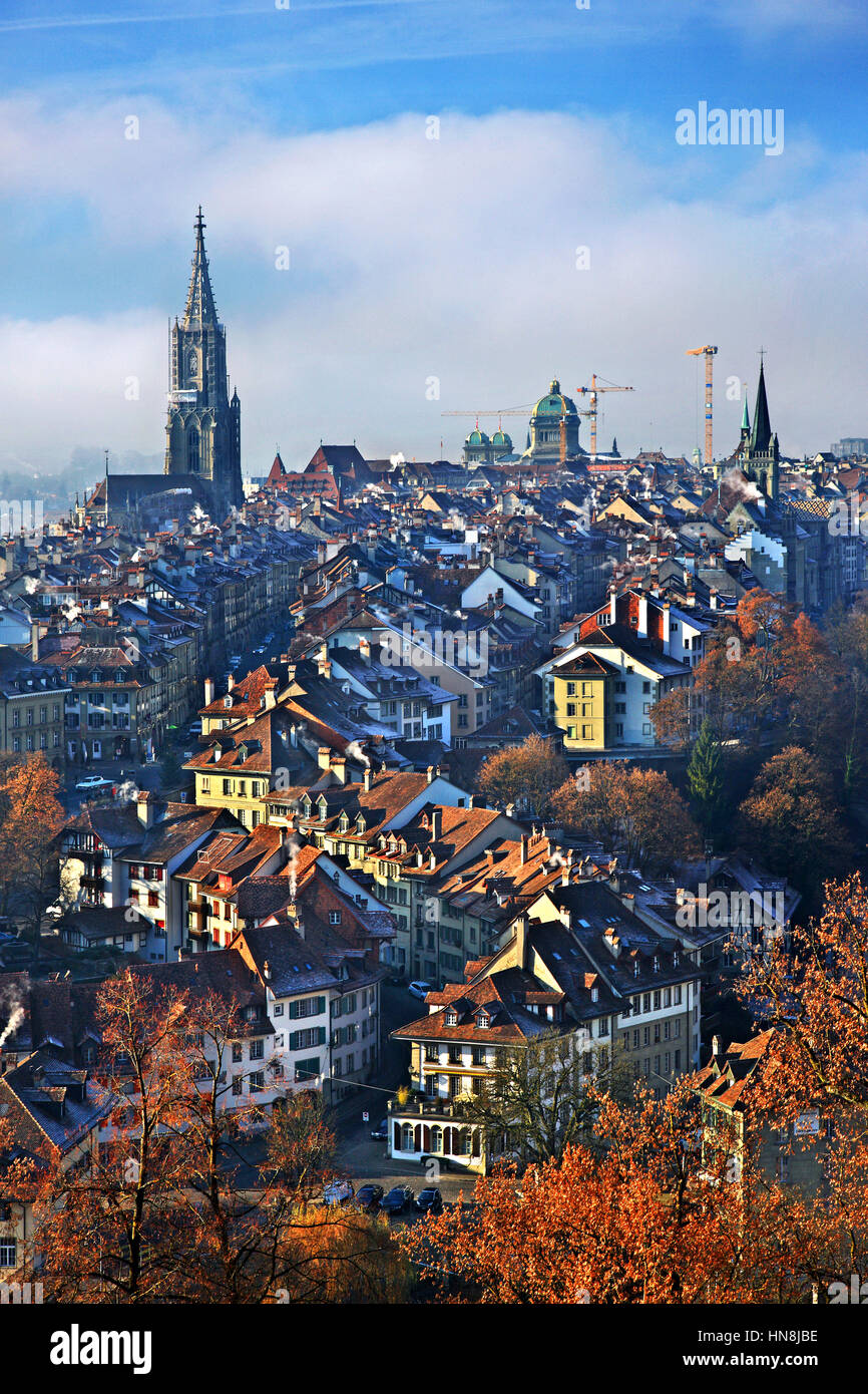 Vista del centro storico ("Altstadt') di Berna dal Rosengarten park, Svizzera Foto Stock