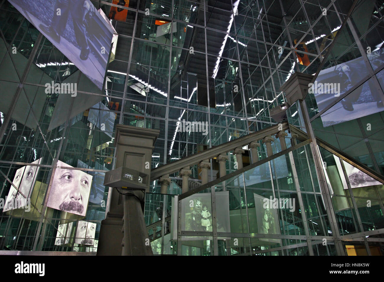 La scala del museo di Einstein, in Bern Historical Museum ("Bernisches Historisches Museum'), Berna, Svizzera. Foto Stock