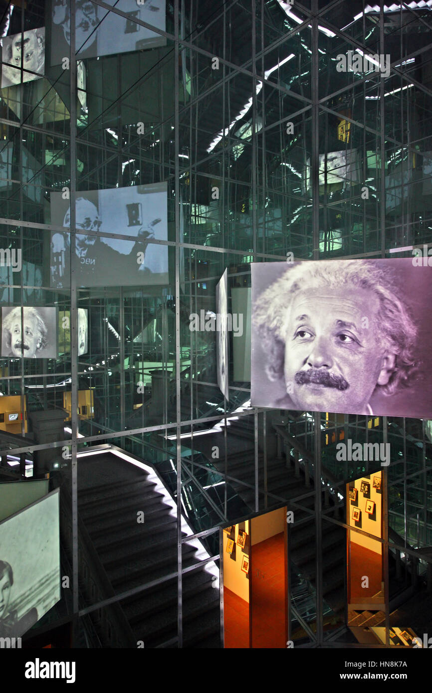 La scala del museo di Einstein, in Bern Historical Museum ("Bernisches Historisches Museum'), Berna, Svizzera. Foto Stock