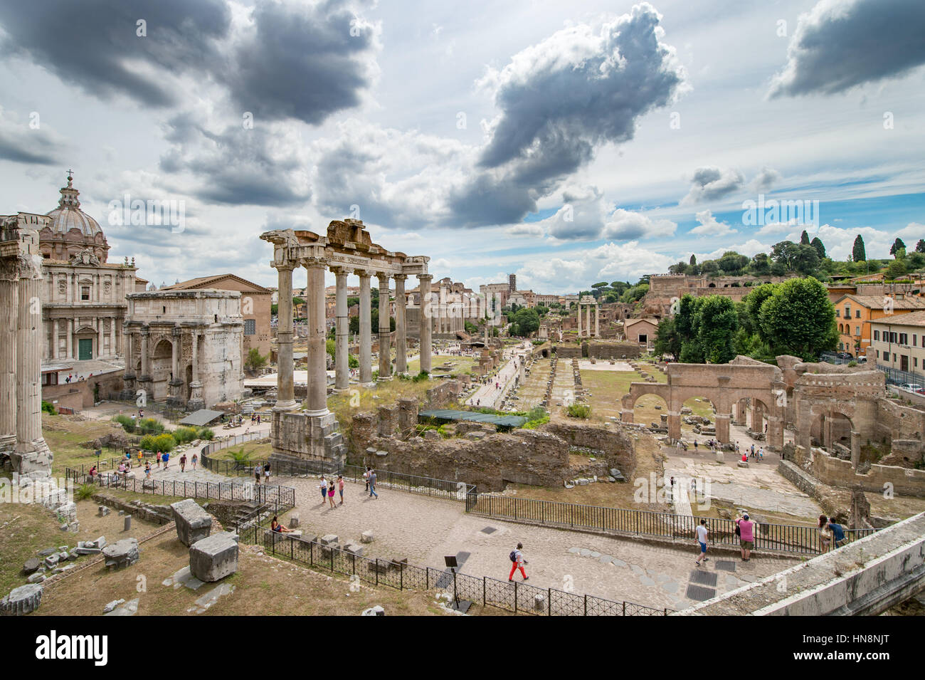 Roma, Italia- le rovine del Foro Romano, antica sociale, politico e hub commerciale dell'Impero Romano. Questo quartiere è stata la casa di templi, ba Foto Stock