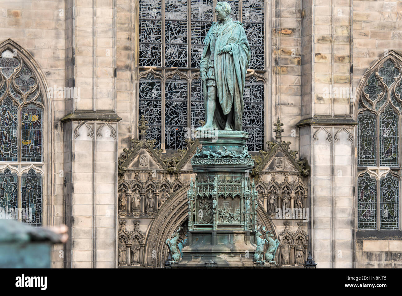 Regno Unito, Scozia, Edimburgo - una statua al di fuori di San Giles' Cattedrale, noto anche come il grande Kirk di Edimburgo, il principale luogo di culto della ch Foto Stock