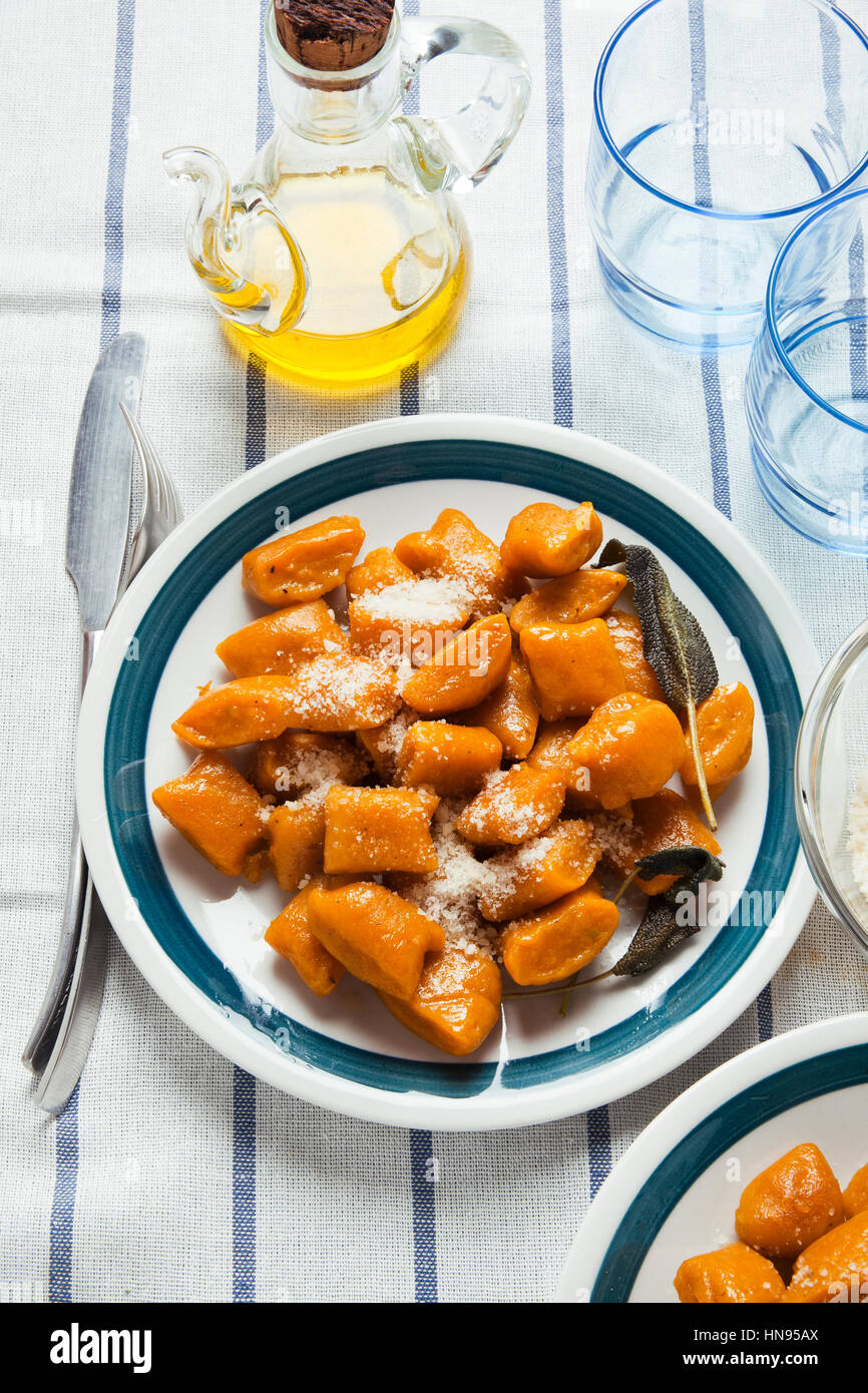 Gnocchi italiano. gnocchi di zucca. sano vegetariano piatto di squash Foto Stock