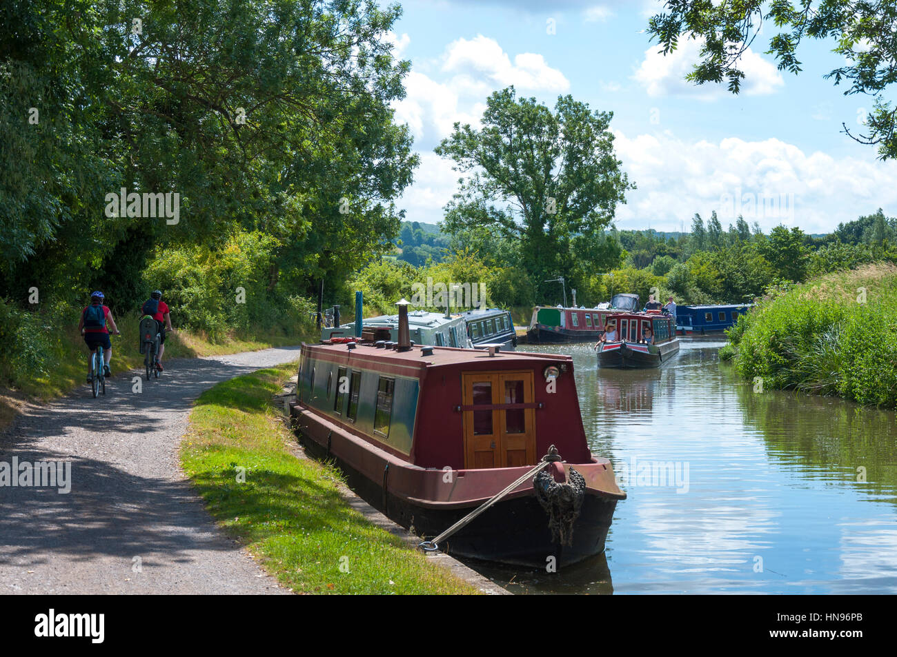 Escursioni in bicicletta e ormeggi sul Kennet and Avon Canal a Bathampton, Somersert, England, Regno Unito Foto Stock