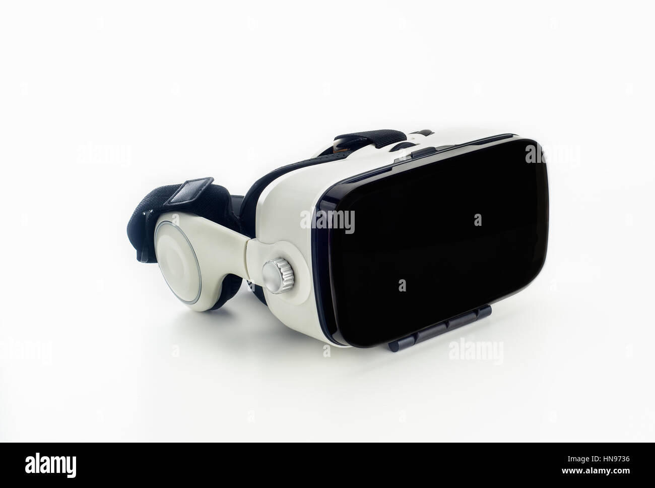 Casco di realtà virtuale e ciò isolati su sfondo bianco Foto stock - Alamy