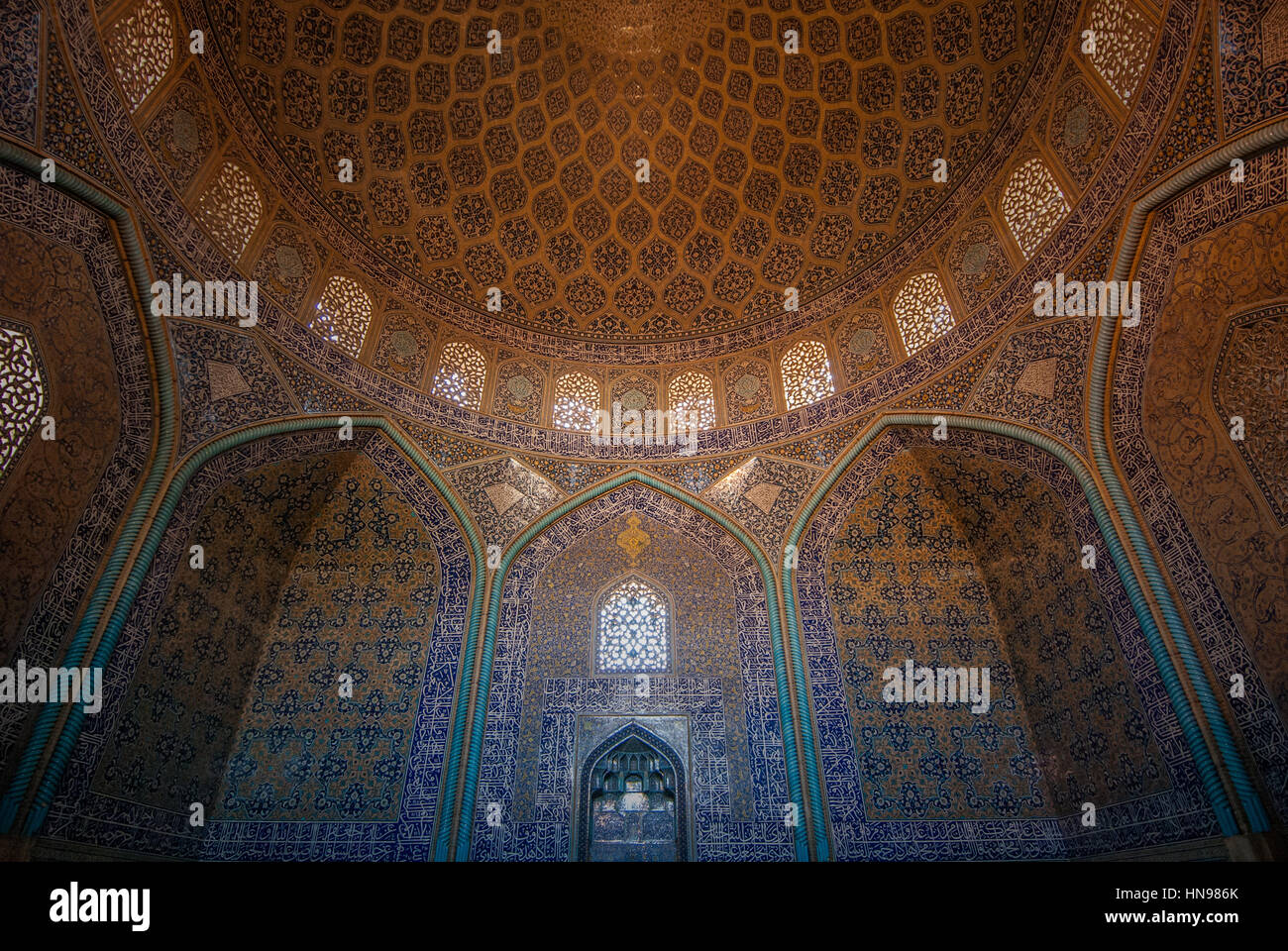 Interno dello Sceicco Lotfollah, Moschea di Isfahan, Iran Foto Stock