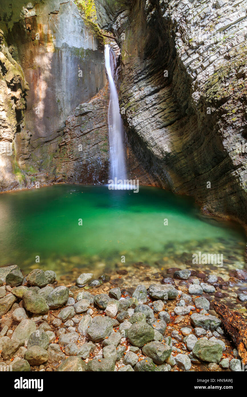 Cascate Kozjak alla bella grotta del Parco Nazionale del Triglav in Slovenia  Foto stock - Alamy