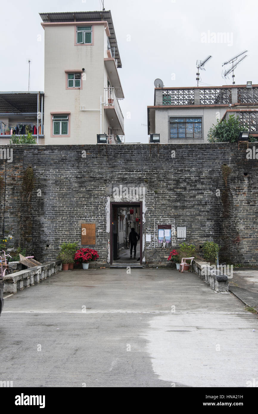Le mura della città vecchia e il cancello di Shui Tau Tsuen village, Hong Kong Foto Stock