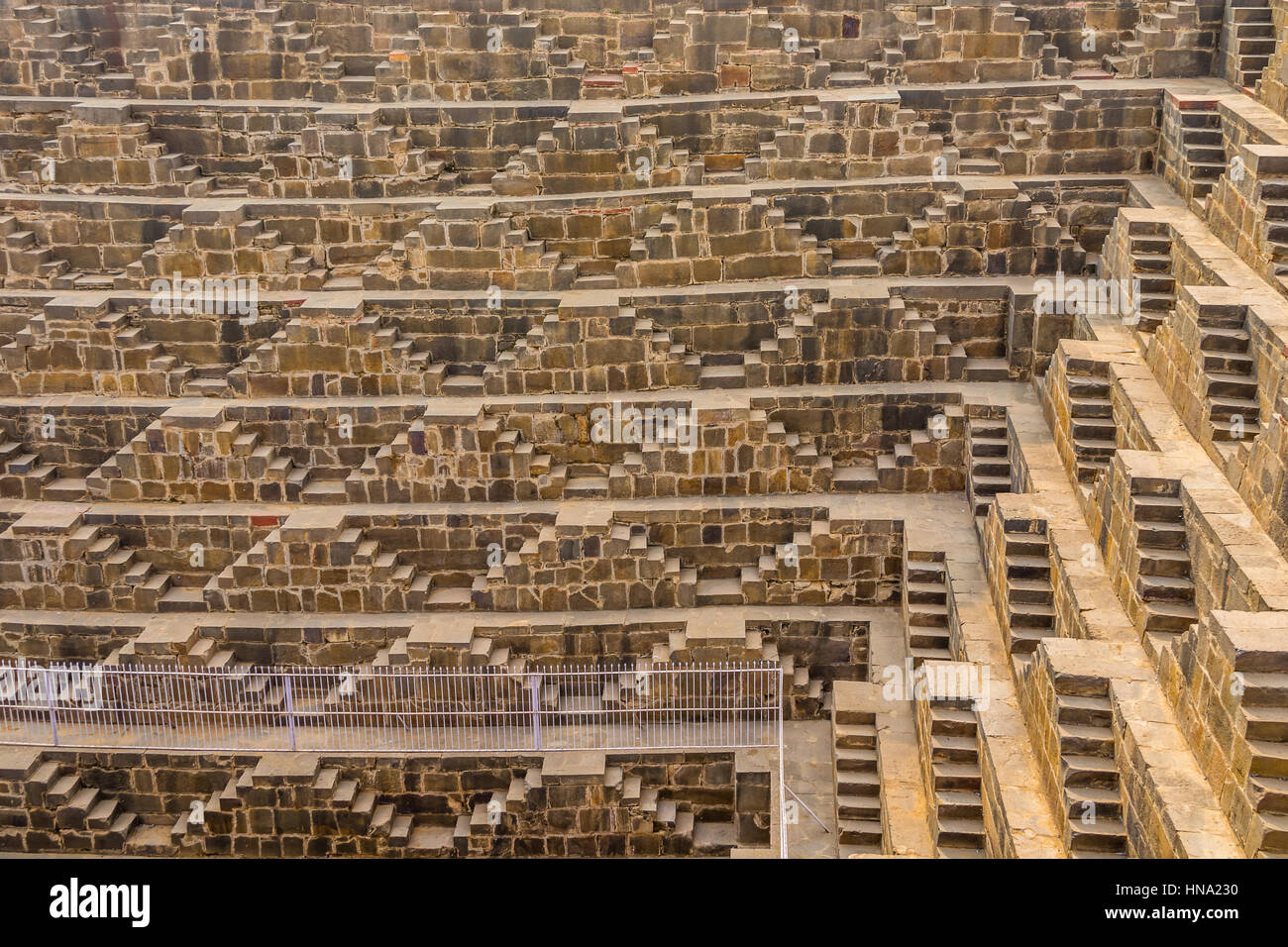 Le fasi di Chand Baori Stepwell in Abhaneri, Rajasthan, India. Foto Stock