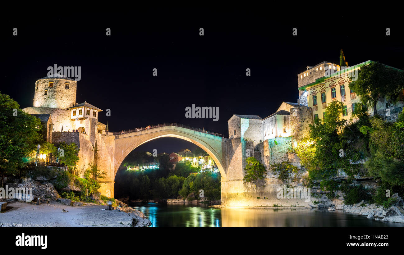 Mostar ponte vecchio di notte Foto Stock
