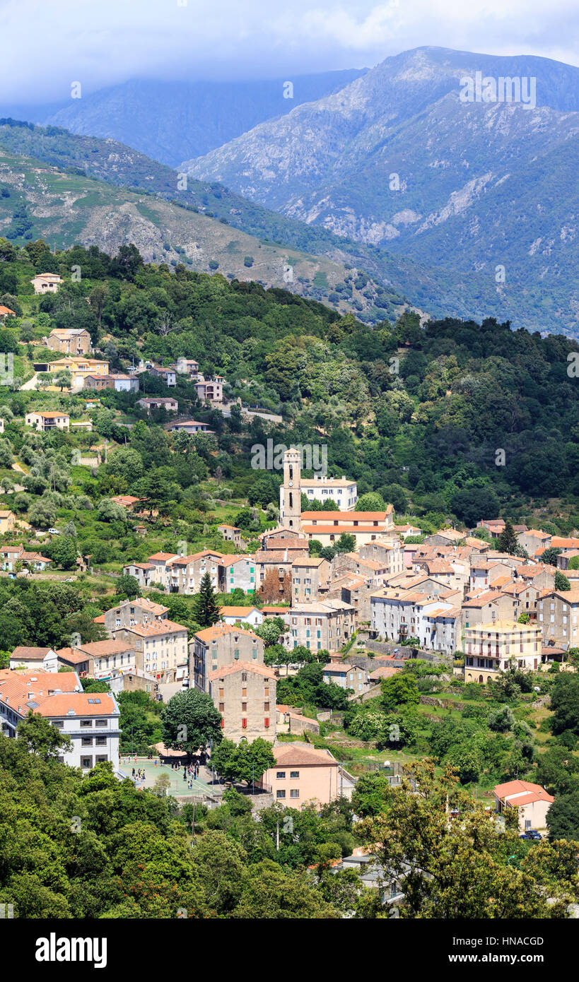 Il villaggio di montagna di Vico, Corsica Ovest, Francia Foto Stock