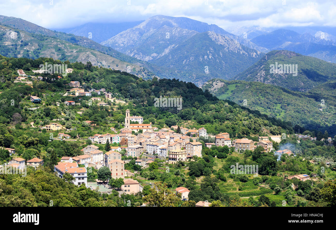 Il villaggio di montagna di Vico, Corsica Ovest, Francia Foto Stock
