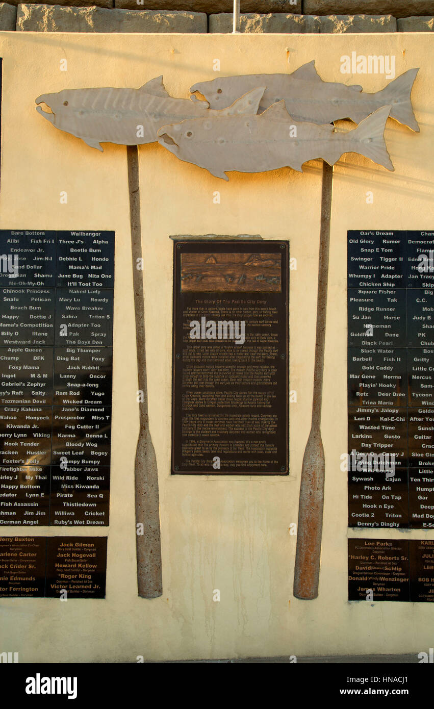 Dorymen Memoriale del Muro, Città del Pacifico, Oregon Foto Stock